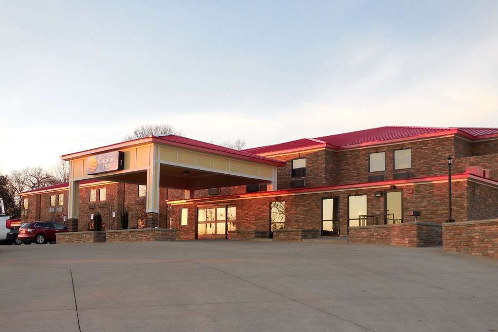 Giles Hotel Inn And Suites Pulaski Exterior photo