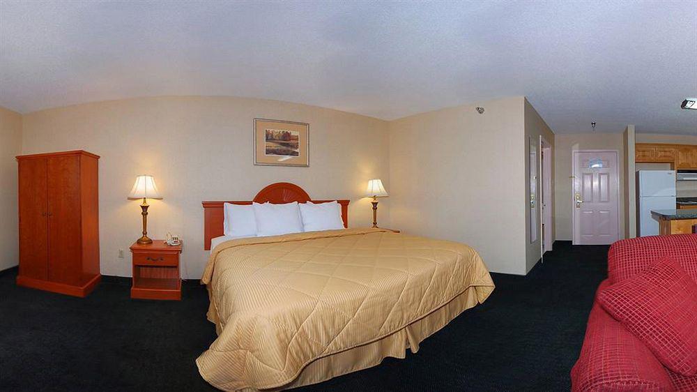 Giles Hotel Inn And Suites Pulaski Exterior photo